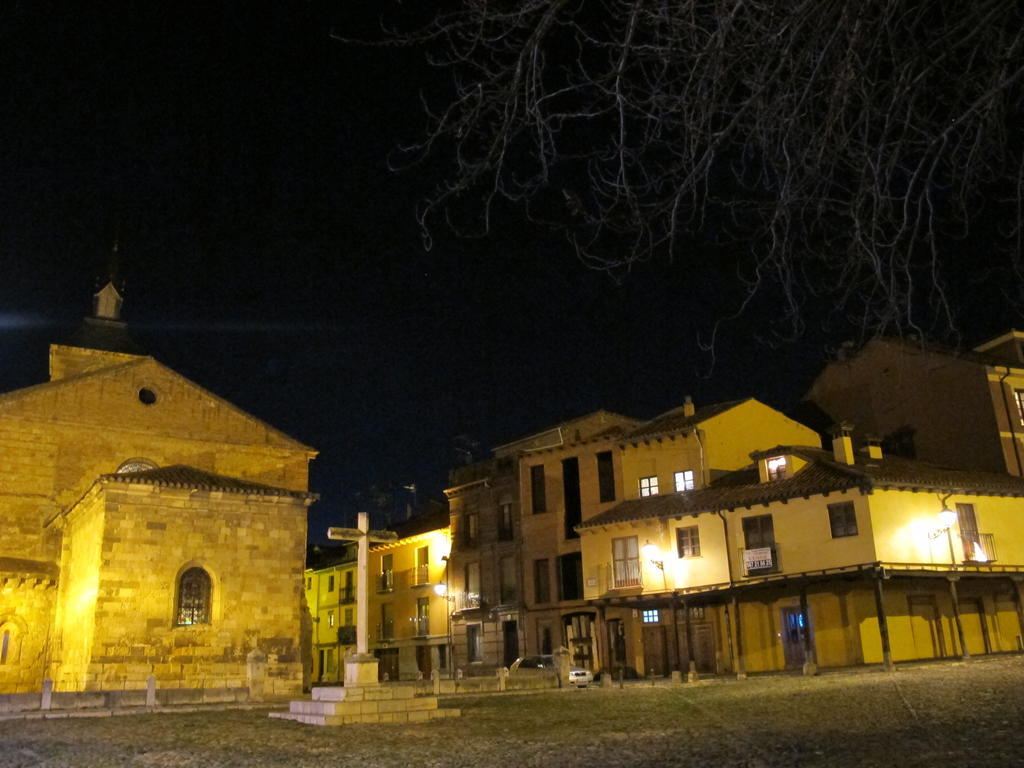 לאון Pension Blanca B&B מראה חיצוני תמונה